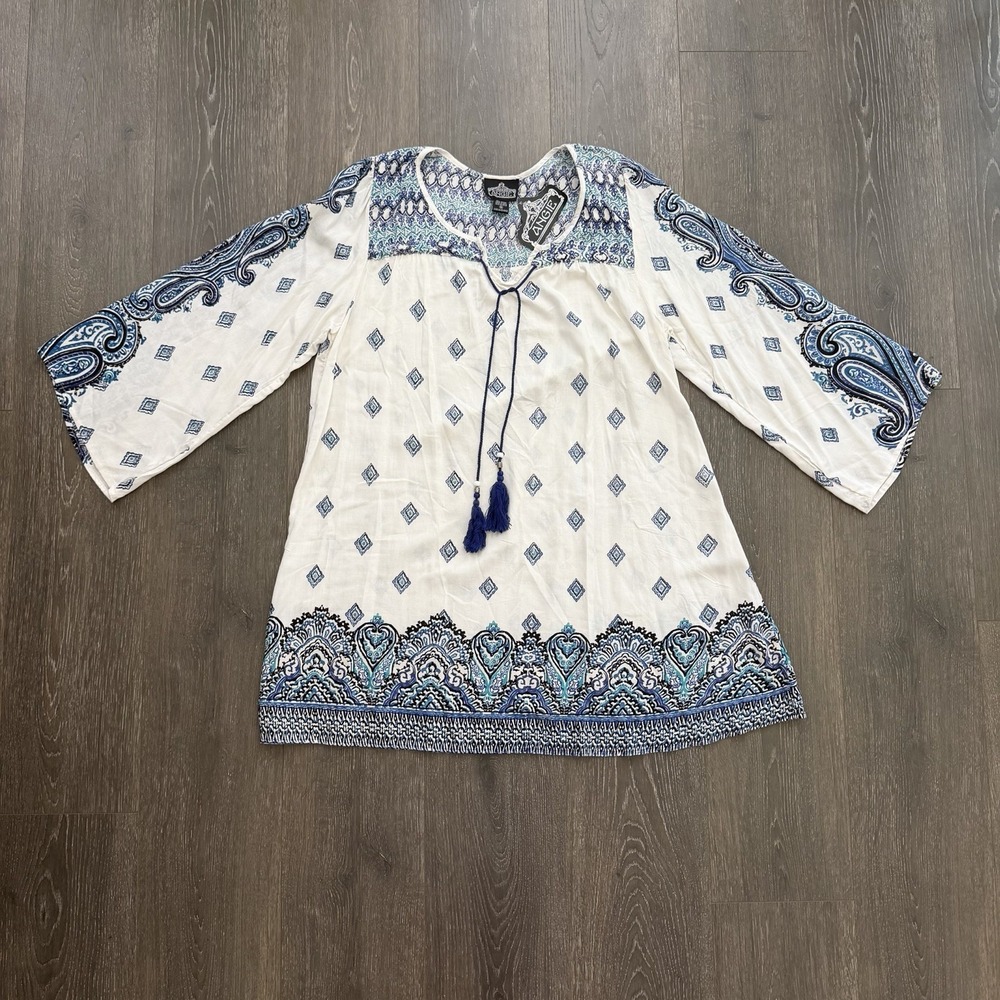 Angie NWT Sz M Paisley Long Sleeve V-Neck Front Tie Dress Boho Blue White Hippie